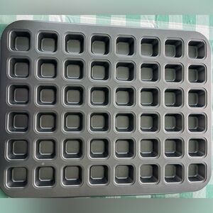 Nonstick 48 mini brownie pan